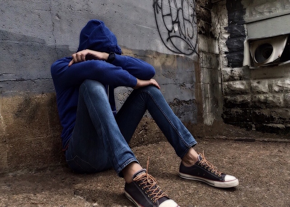 hiding-1374673_960_720